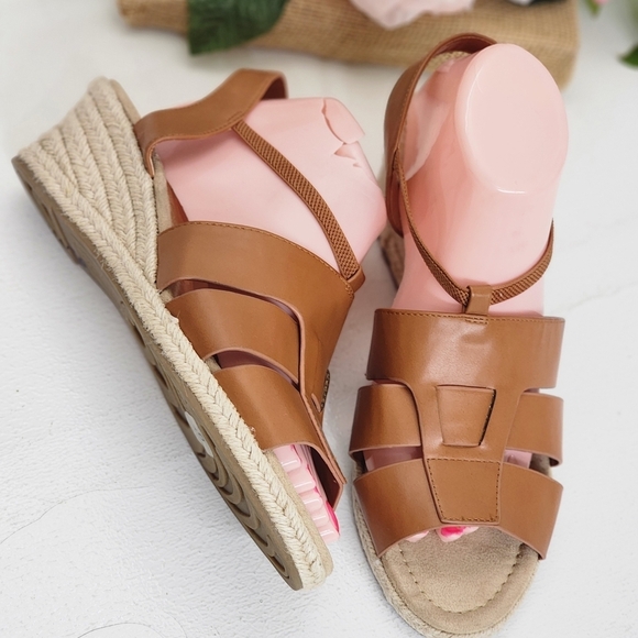 St.Johns Bay Shoes - Elegant Tan Wedge Sandals